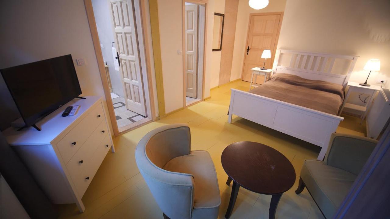 Smestaj Iver Hotel โมกราโกรา ภายนอก รูปภาพ